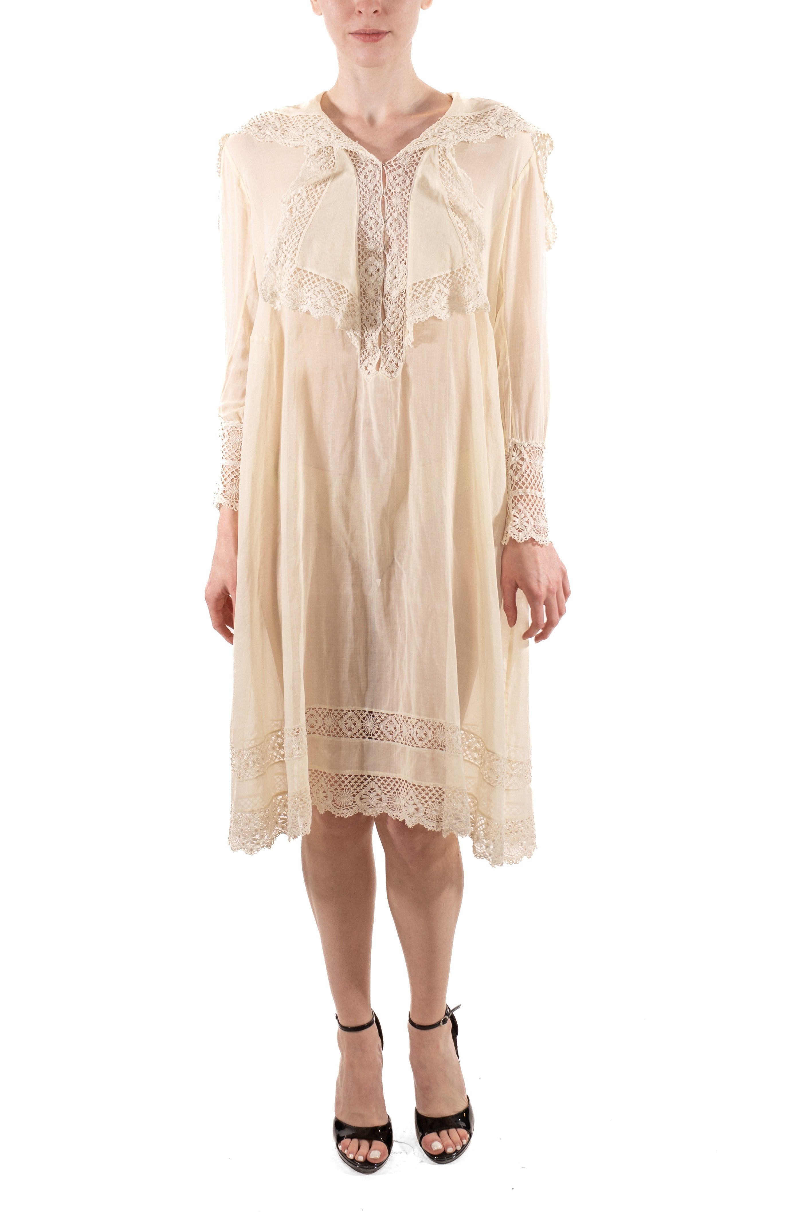1920s style long sleeve dress 1920s style two-piece dress made of black chiffon with long sleeves