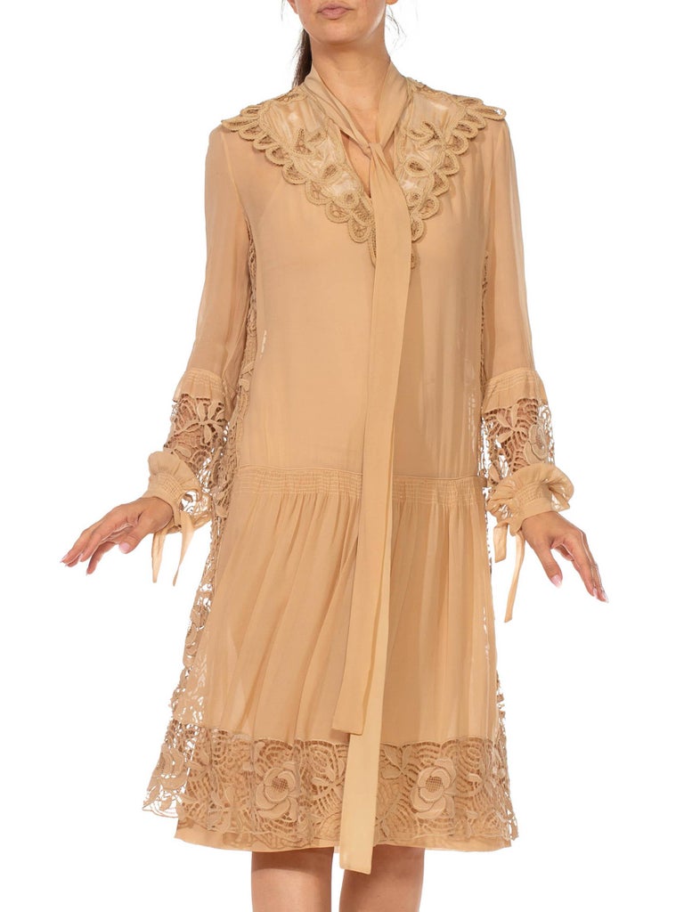 1920S Ecru Silk Chiffon & Lace Drop-Waist Flapper Era Day Dress 1920S Ecru Silk Chiffon & Lace Drop-Waist Flapper Era Day Dress