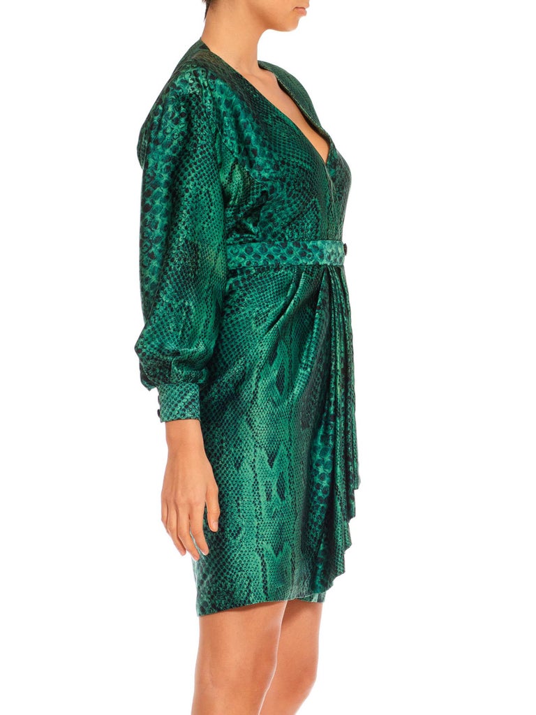 1980S MARTHAS Emerald Green Snake Print Silk Satin Long Sleeved Wrap Cocktail Dress 1980S MARTHAS Emerald Green Snake Print Silk Satin Long Sleeved Wrap Cocktail Dress